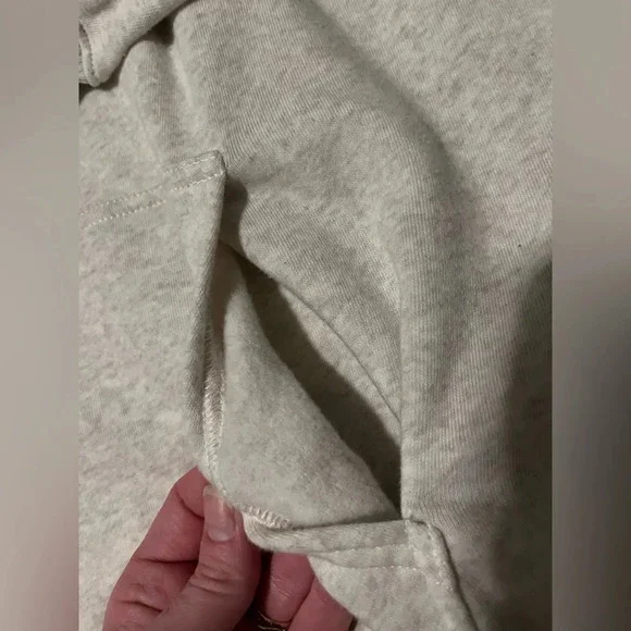 American Eagle Oversized Sweatshirt - Picture 5 of 10